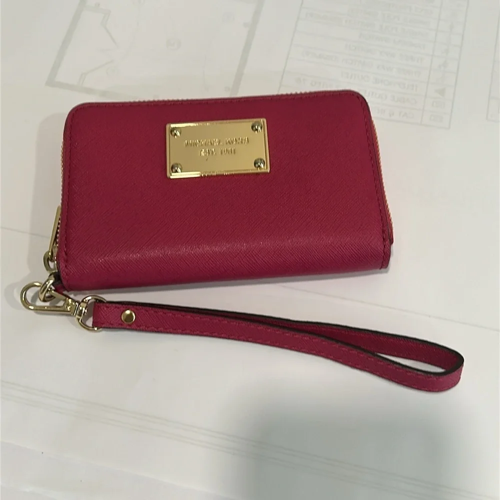 Michael Kors Pink Clutch Elegant Leather Wristlet